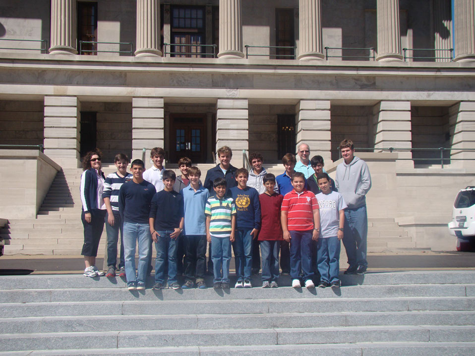 %_tempFileName3.7%20Belen%20MUN%20delegation%20on%20the%20steps%20of%20the%20Capitol%20Building%